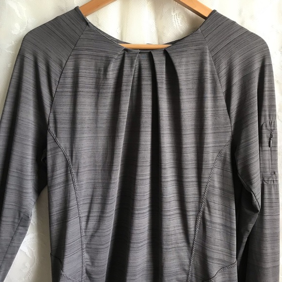 Athleta Long Sleeve Gray Top Shirt ZIP Pockets L - Picture 4 of 8